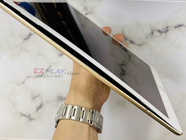 IPAD AIR2面板有縫隙.jpg