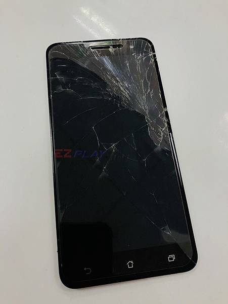 華碩ZenFone3面板破裂.jpg