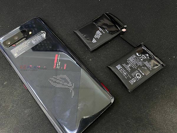 ASUS ROG5電池膨脹.jpg