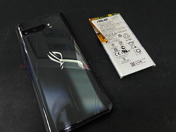 ASUS ROG3電池更換.jpg