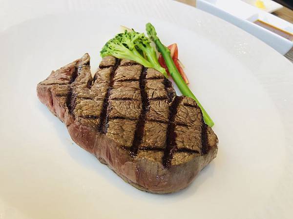 Fw: [食記] 沃克牛排套餐,約會朋友聚餐的新選擇