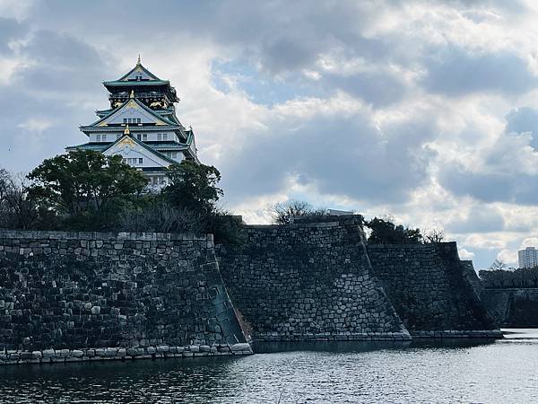 [日本_DAY3] 大阪走走，大阪城天守閣與梅田景點空中庭園