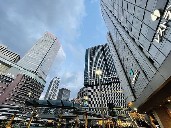 [日本_DAY3] 大阪走走，大阪城天守閣與梅田景點空中庭園