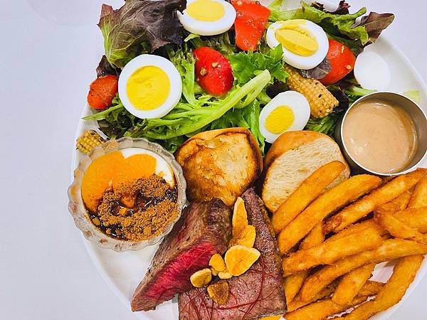 [食記][安南] 雪山貓咖啡廳,早午餐和甜點