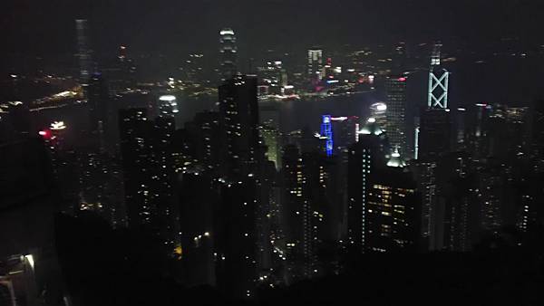 搭纜車看到的山頂夜景