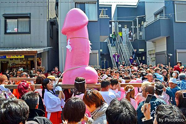 金山神社-11 Giant Sacred Phallus © Psicoloco