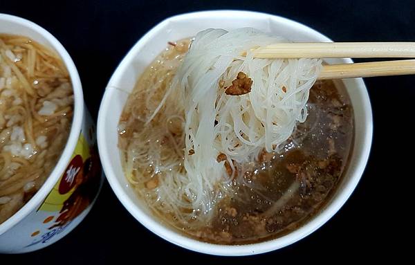 米粉湯特寫.jpg