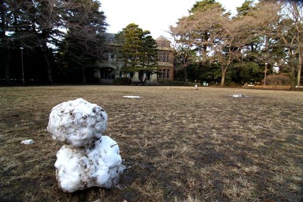 080210 雪人看世界