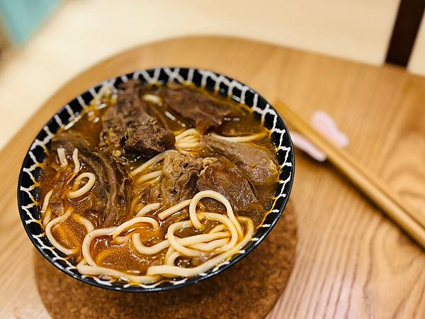 【食品】全新上市老協珍牛肉麵｜獨創滾刀塊切法｜嚴選食材極品牛