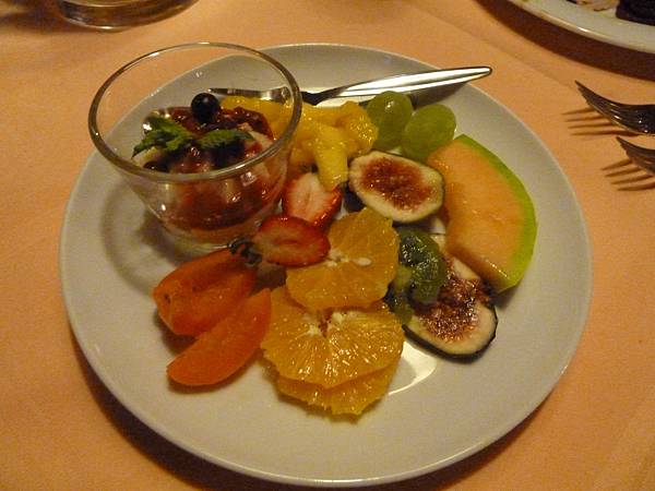 fruit plates.JPG