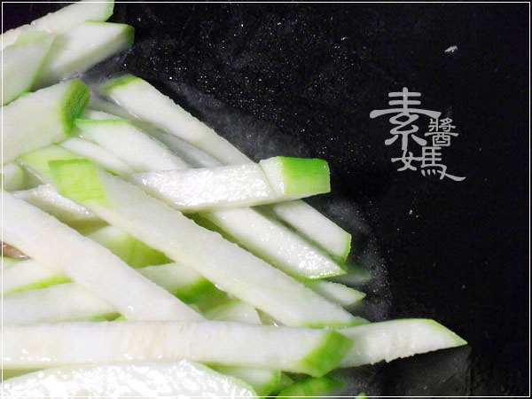 素食料理-炒絲瓜麵04.jpg