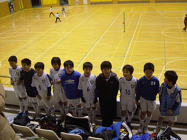 セルピエンテ長岡fc 2月6日４年生スポ少フットサル２０チームの６位でした Jpg Susumumama的相簿 痞客邦