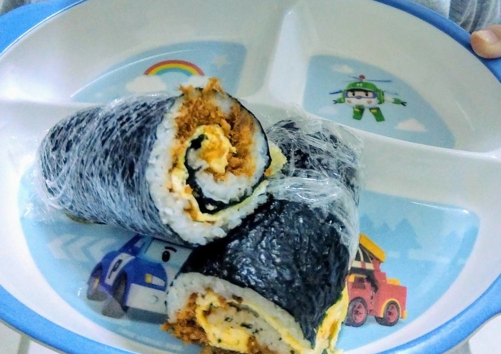 肉鬆蛋皮海苔飯卷肉鬆料理1-食譜成品照片.jpg