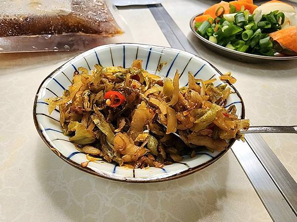 體驗｜五星等級牛肉麵冷凍調理包【異塵食品】豪華牛肉麵開箱／牛