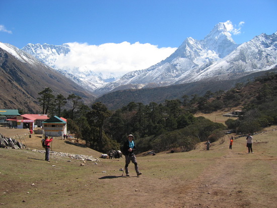 19-nepal 146tengboche望聖母峰與ama dablam