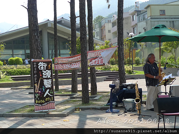 遊客服務中心前廣場_街頭藝人