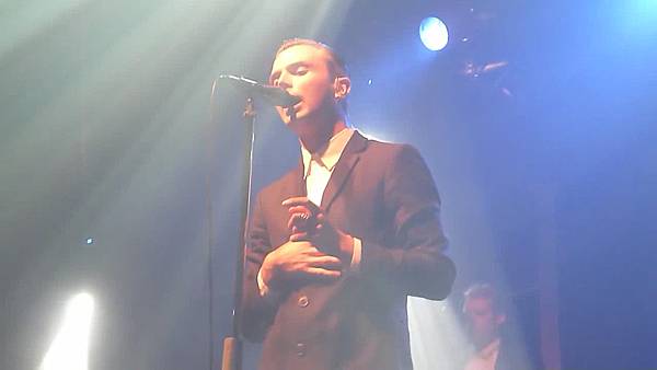 Hurts - Silver Lining & Wonderful Life (Live at Taipei, Taiwan May 13, 2011)[18-32-14].JPG