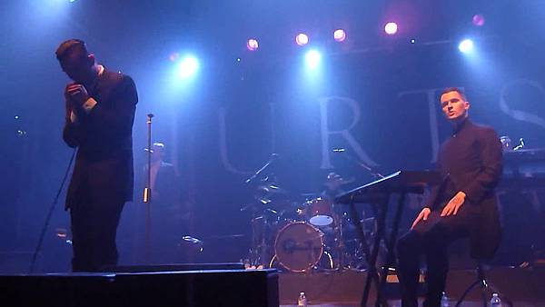 Hurts - Confide In Me & Illuminated (Live at Taipei, Taiwan May 13, 2011)[23-33-50].JPG