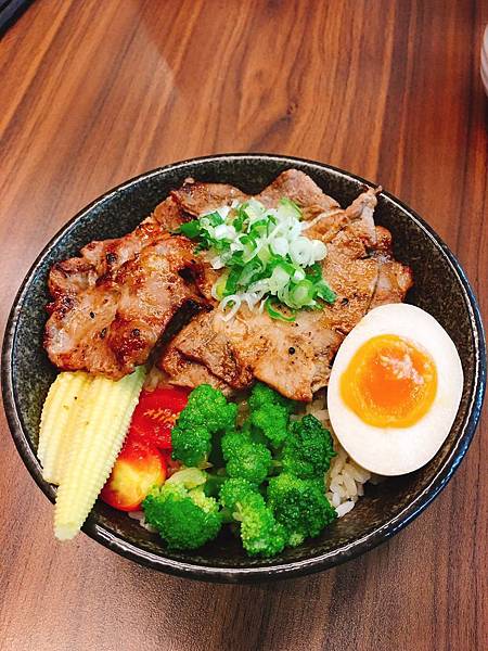 豬肉丼飯.jpg