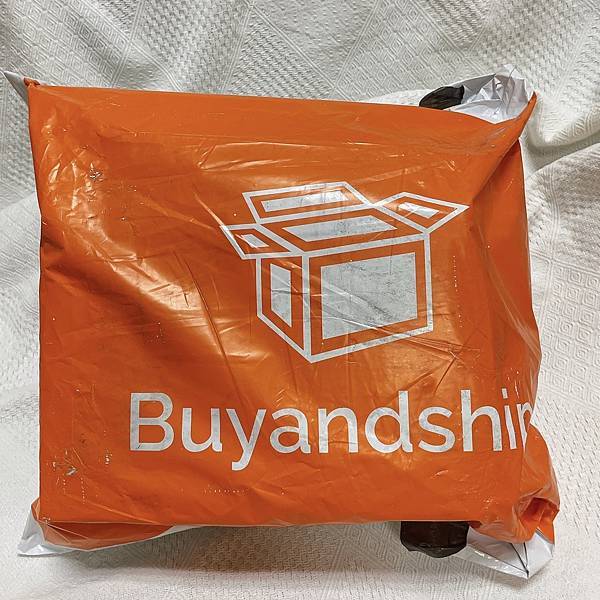 Buyandship包裝.jpg