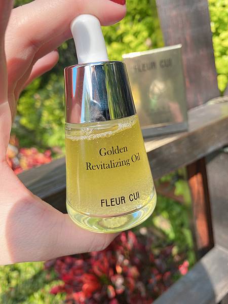 女人知己試用大隊,口碑行銷,部落客行銷,FLEUR CUI繁花萃 金萃賦活油,FLEUR CUI 金萃賦活油,繁花萃 金萃賦活油,小金瓶,舒緩疲倦的肌膚,臉部保養油,鎖水保濕,撫平細紋,天然精油香氣，可紓緩壓力,防止肌膚老化