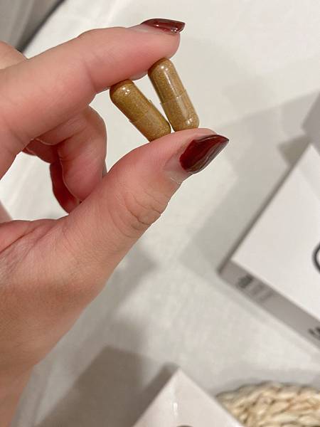 女人知己試用大隊,口碑行銷,部落客行銷,OMY萌葳國際 瑞士山桑子2.0,花青素中的王者「矢車菊素C3G,」每日攝取量100毫克,日本玻尿酸第一品牌大廠丘比「Hyabest玻尿酸」每日攝取量80毫克,足量添加,針對乾澀不舒服超有感,補充葉黃素不夠,你需要瑞士山桑子,全網最完整最足量的鑽石級配方,通過373項農藥殘留及塑化劑檢驗,複方全面升級,保護更完整,晶亮水潤,清晰有感