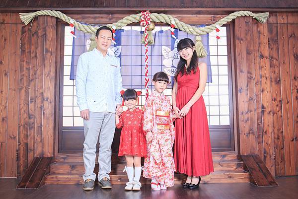 09.全家福(橫) (1).jpg