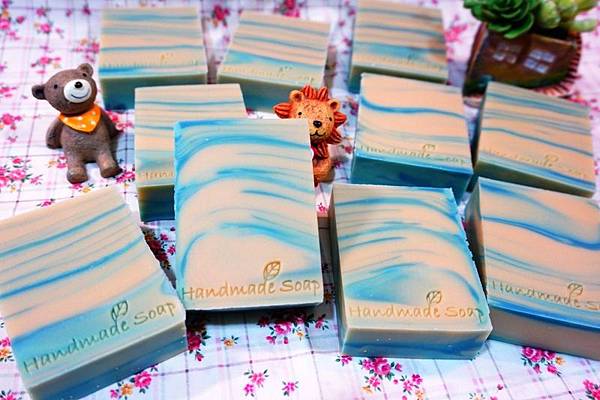 NO.334 蘆薈榛果酪梨乳油木乳皂 (5).JPG