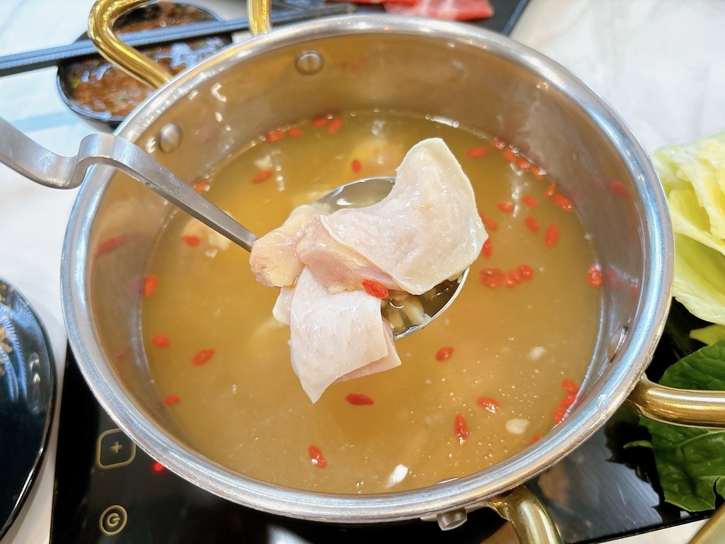 [美食] 涮金鍋 ▶ 桃園雞湯火鍋天花板 老饕推薦熬雞湯鍋物