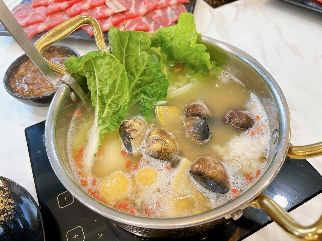 [美食] 涮金鍋 ▶ 桃園雞湯火鍋天花板 老饕推薦熬雞湯鍋物