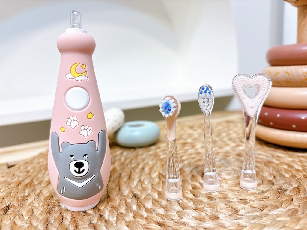 [育兒] KIDMORY ▶ 兒童炫彩音波電動牙刷 ◀ 實測