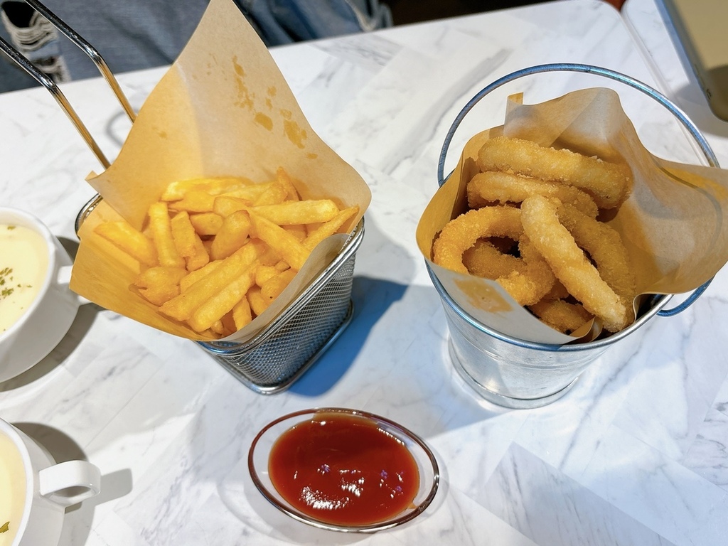 [美食] 富爸爸餐飲會所 ▶ 台北親子餐廳 小孩抓周慶生會包