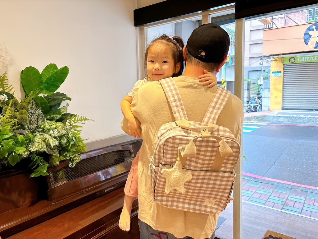 [開箱] Walking Mum評價 ▶ 大容量、多夾層、防