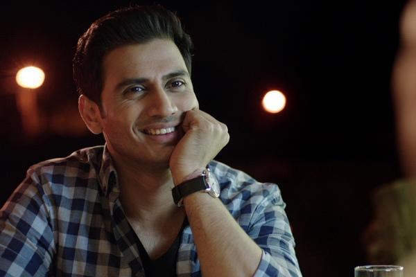 雪碧代言人男星希夫潘迪特(Shiv Pandit)戀上同志《聽見愛你的聲音》紅毯獨行扛宣傳 雪碧代言人男星希夫潘迪特(Shiv Pandit)戀上同志《聽見愛你的聲音》紅毯獨行扛宣傳