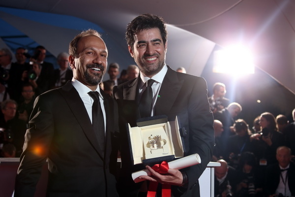 伊朗名導阿斯哈法哈蒂（Asghar Farhadi）新作《新居風暴》（The Salesman），一砲雙響連奪坎城影展最佳男主角和最佳劇本兩大獎，並橫掃全球各大國際影展獎項