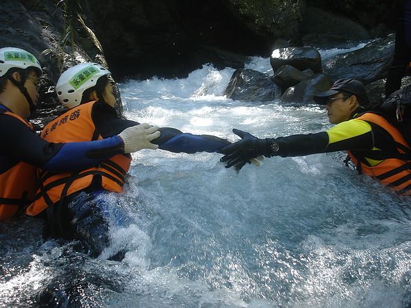 台東溯溪永豪旅遊20100912桑樹溪-37.JPG