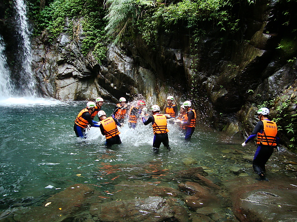 台東旅遊20100829桑樹溪溯溪永豪旅遊158.JPG