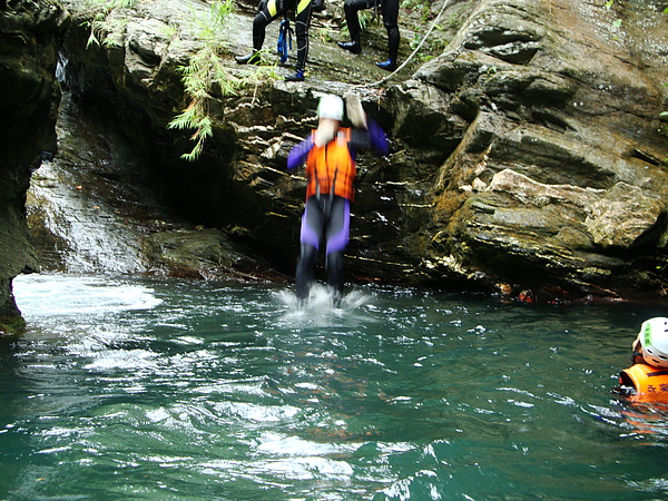 台東旅遊20100829桑樹溪溯溪永豪旅遊60.JPG