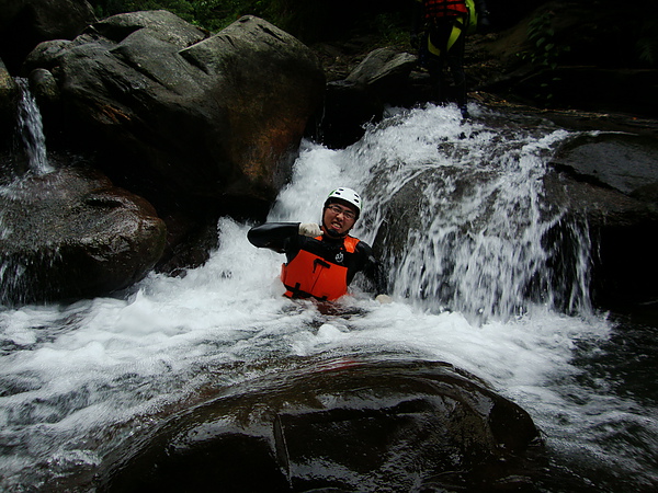 台東旅遊20100829桑樹溪溯溪永豪旅遊43.JPG