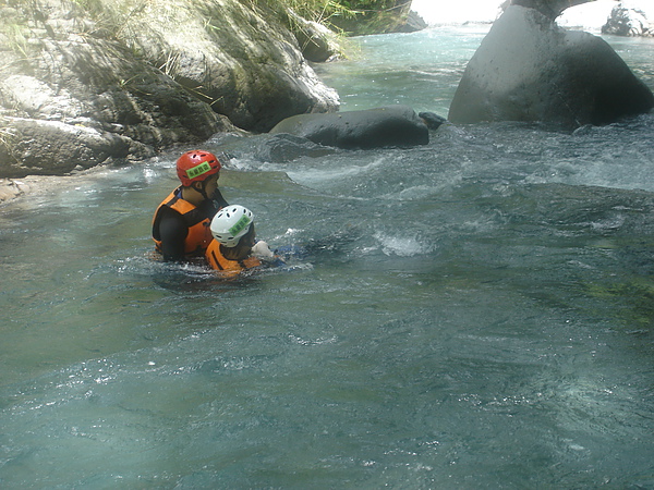 台東溯溪永豪旅遊20100912桑樹溪-110.JPG