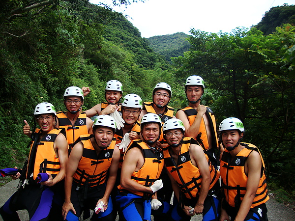 台東旅遊20100829桑樹溪溯溪永豪旅遊1.JPG