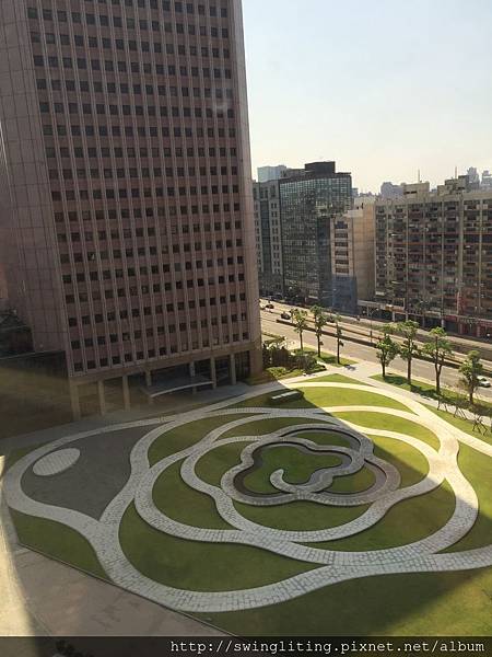 國貿大樓的花園廣場 國貿大樓的花園廣場