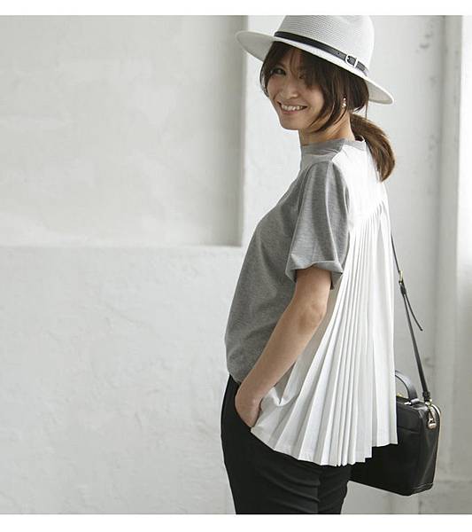 Back pleats T shirt 4212.jpg