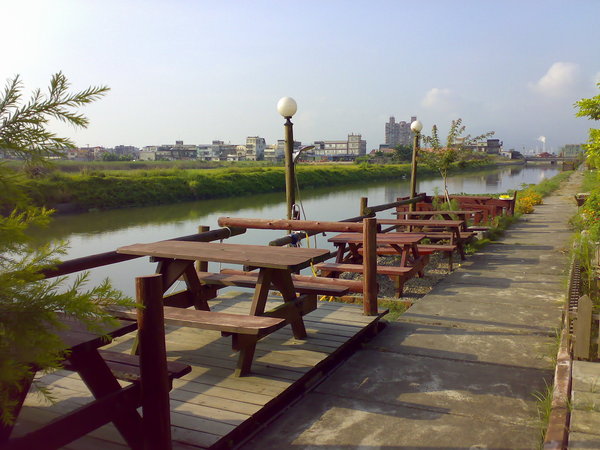 河堤步道