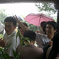 擠得要命又臭得要命的土地公廟
