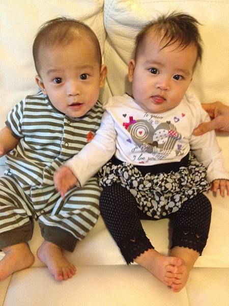 twins 6 month 5 055