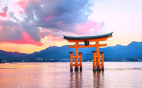 itsukushima-shrine-1.jpg