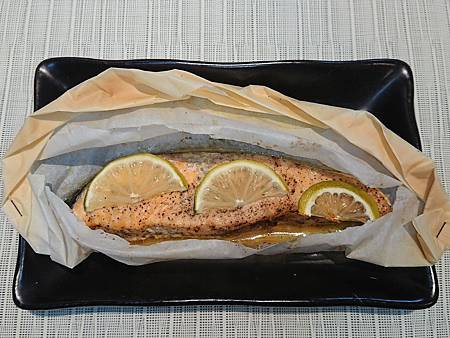 檸檬奶油紙包鮭魚
