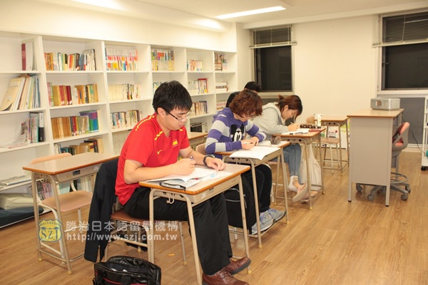 17.專門學校 亞非語學院--自習教室.jpg