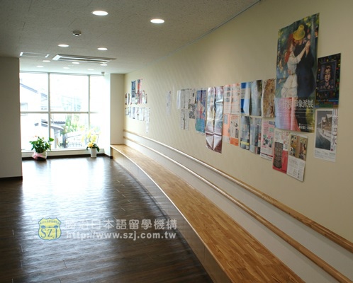 9.專門學校 亞非語學院--2F電梯連結走廊.JPG